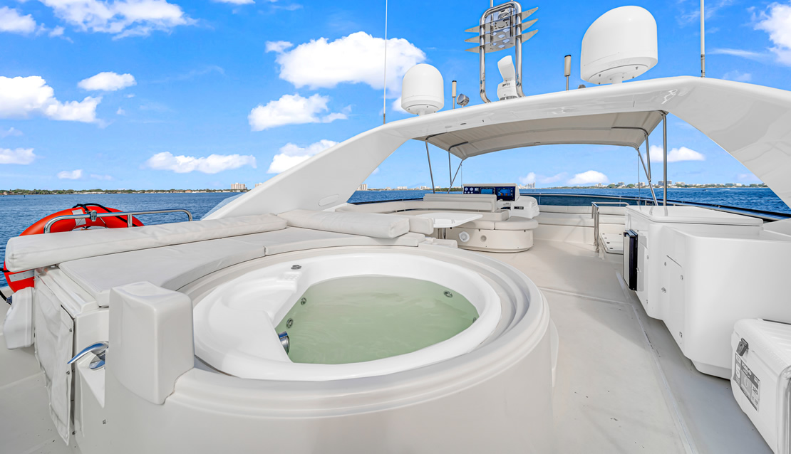 85 Ferretti w/ Jacuzzi - Miami yacht rental