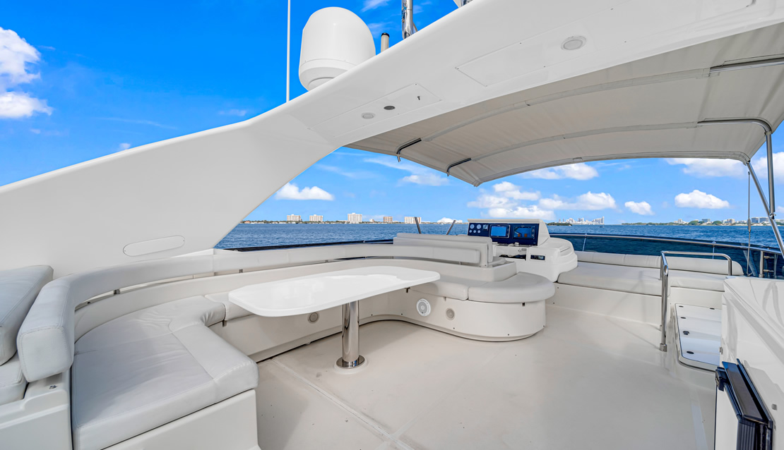85 Ferretti w/ Jacuzzi - Miami yacht rental