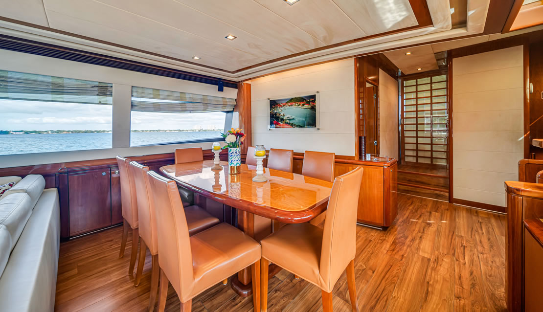 85 Ferretti w/ Jacuzzi - Miami yacht rental