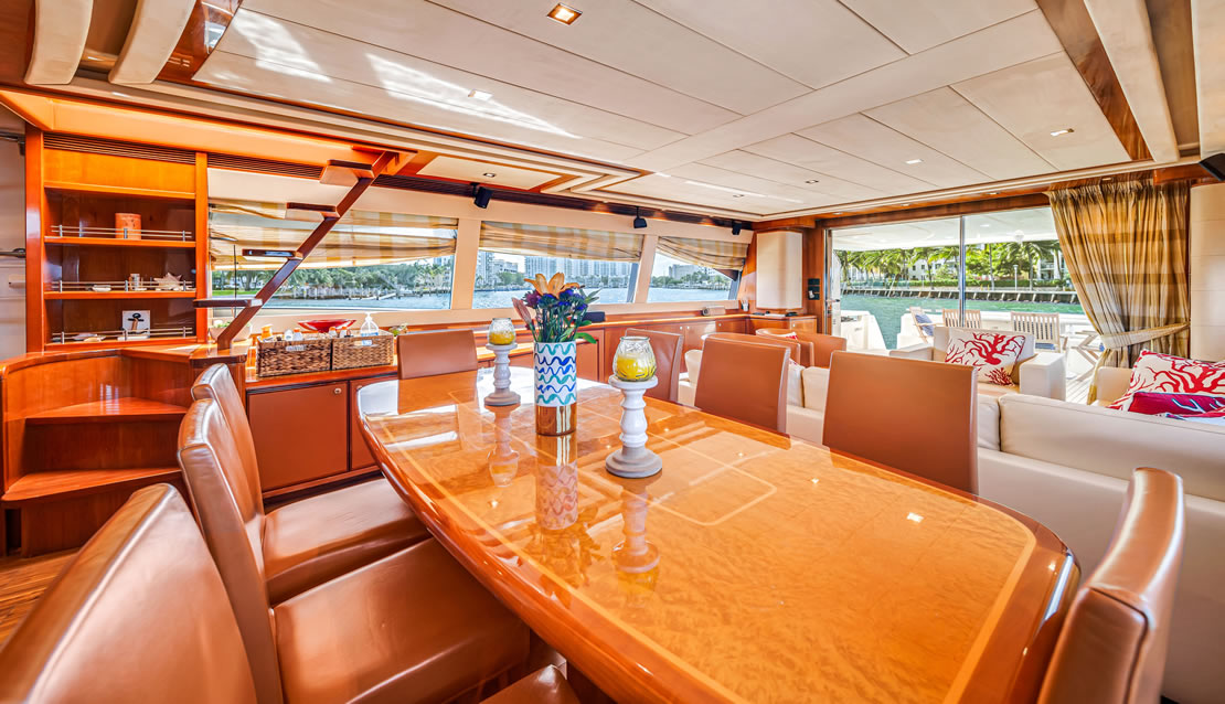 85 Ferretti w/ Jacuzzi - Miami yacht rental