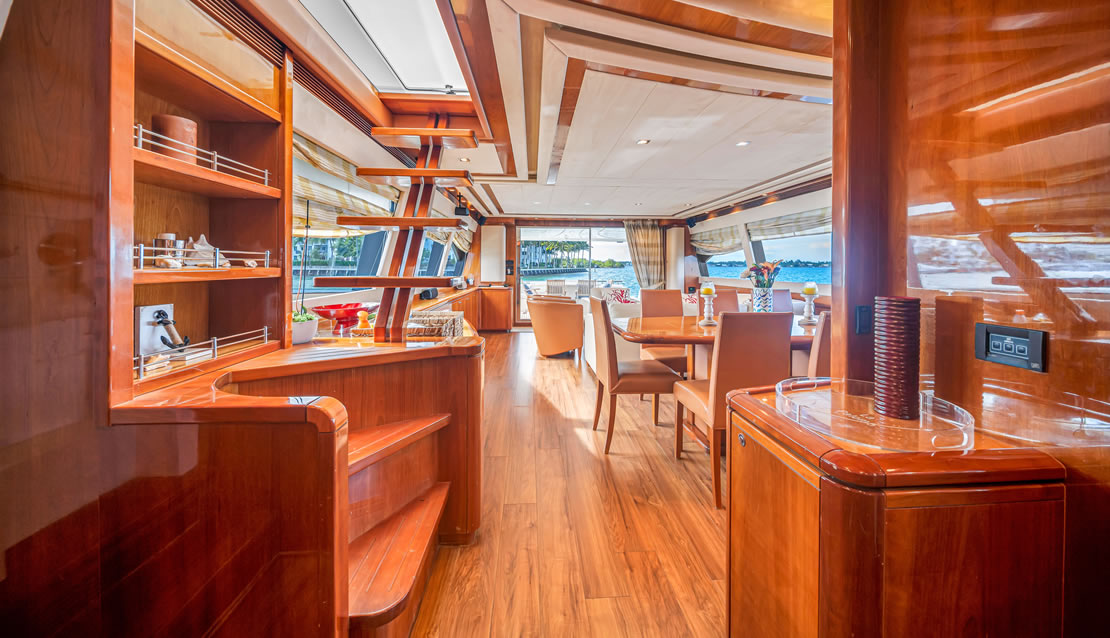 85 Ferretti w/ Jacuzzi - Miami yacht rental