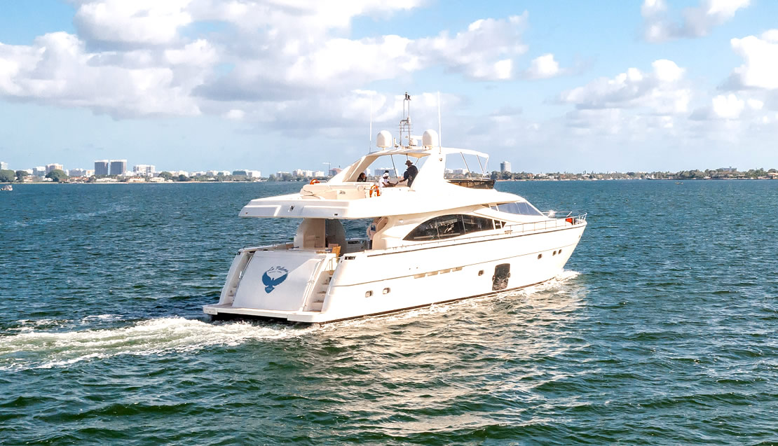 85 Ferretti w/ Jacuzzi - Miami yacht rental