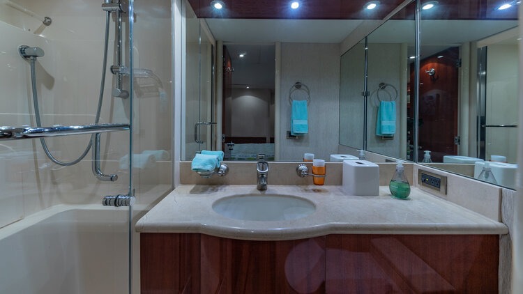86 Lazzara - Miami yacht rental