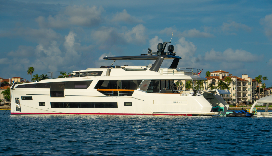 88 Sirena Flybridge - Miami yacht rental
