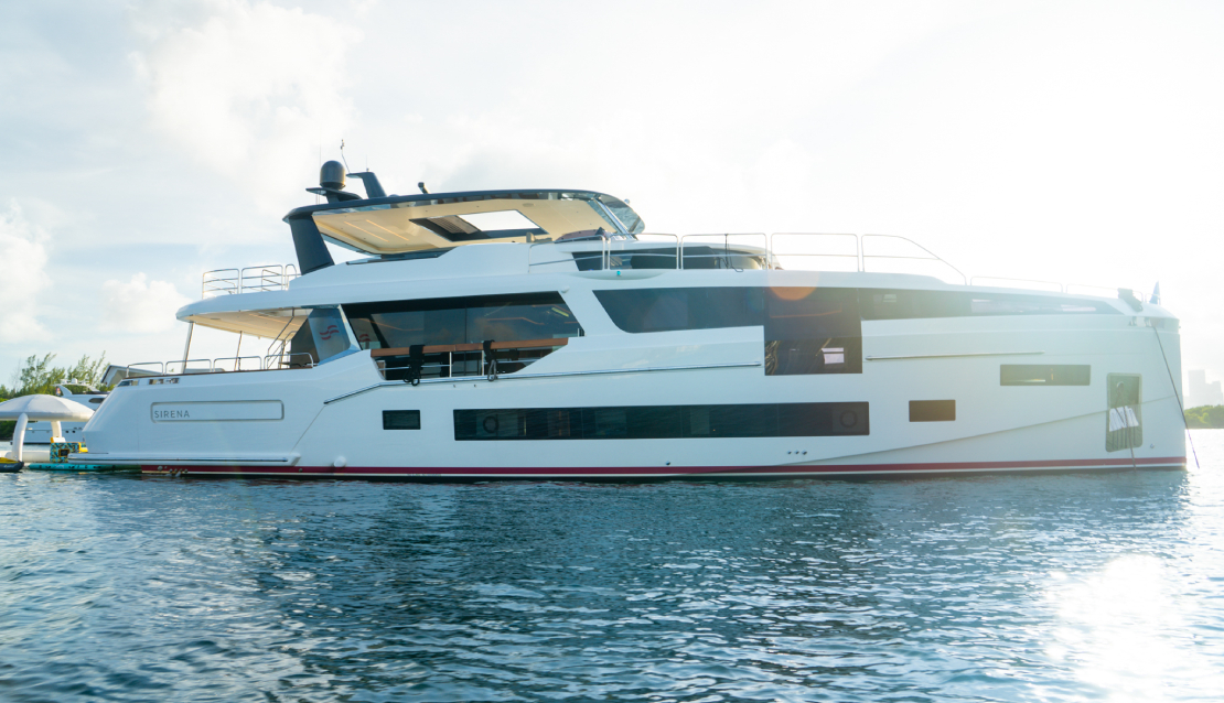 88 Sirena Flybridge - Miami yacht rental