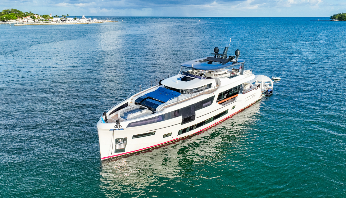 88 Sirena Flybridge - Miami yacht rental