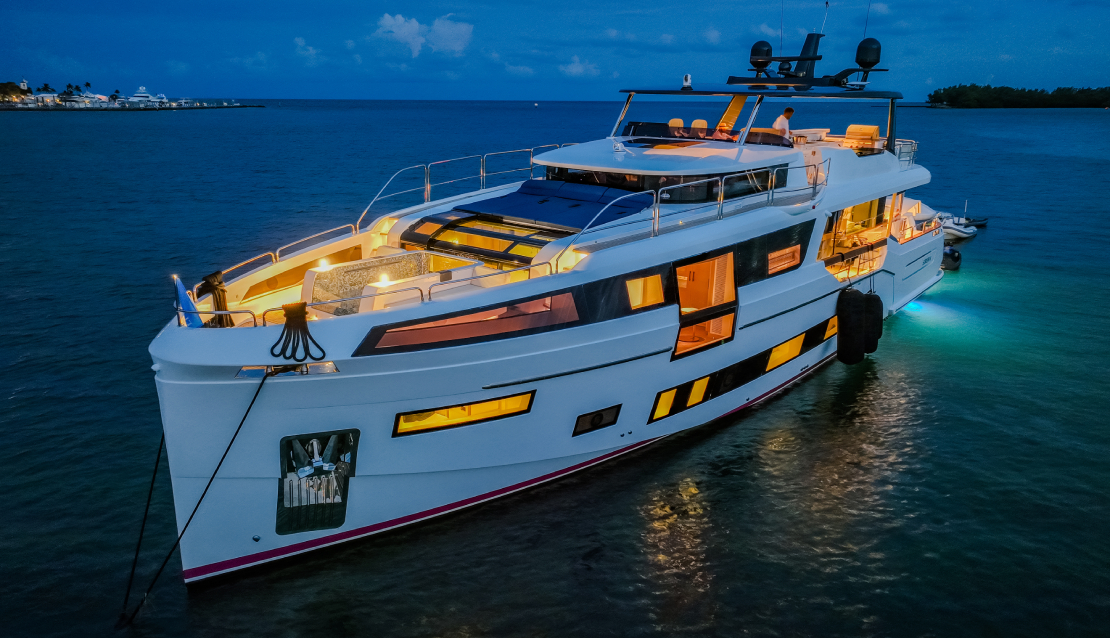 88 Sirena Flybridge - Miami yacht rental