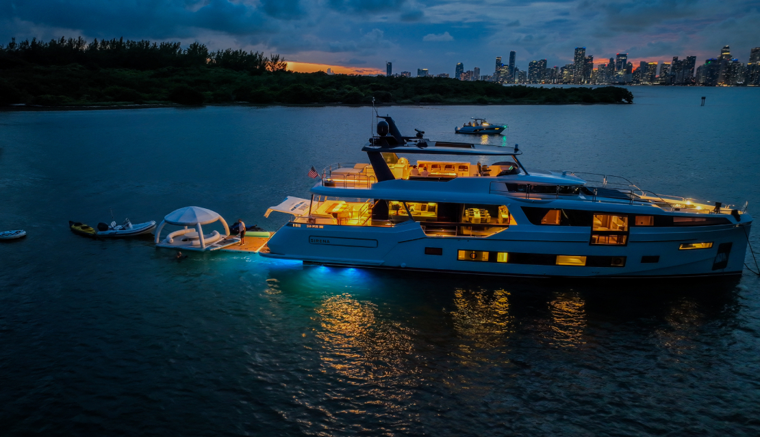 88 Sirena Flybridge - Miami yacht rental
