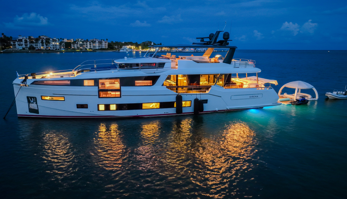 88 Sirena Flybridge - Miami yacht rental