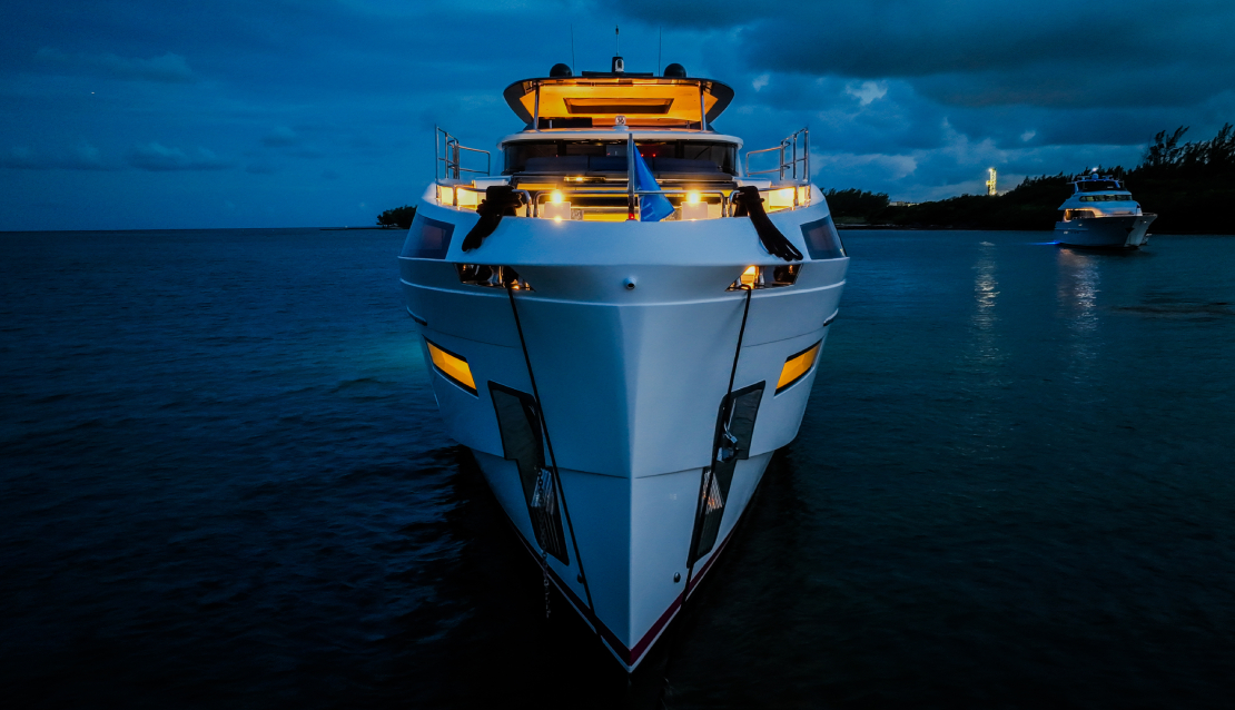88 Sirena Flybridge - Miami yacht rental