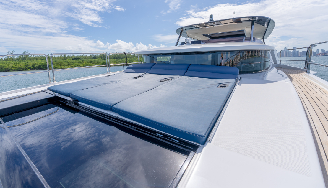 88 Sirena Flybridge - Miami yacht rental