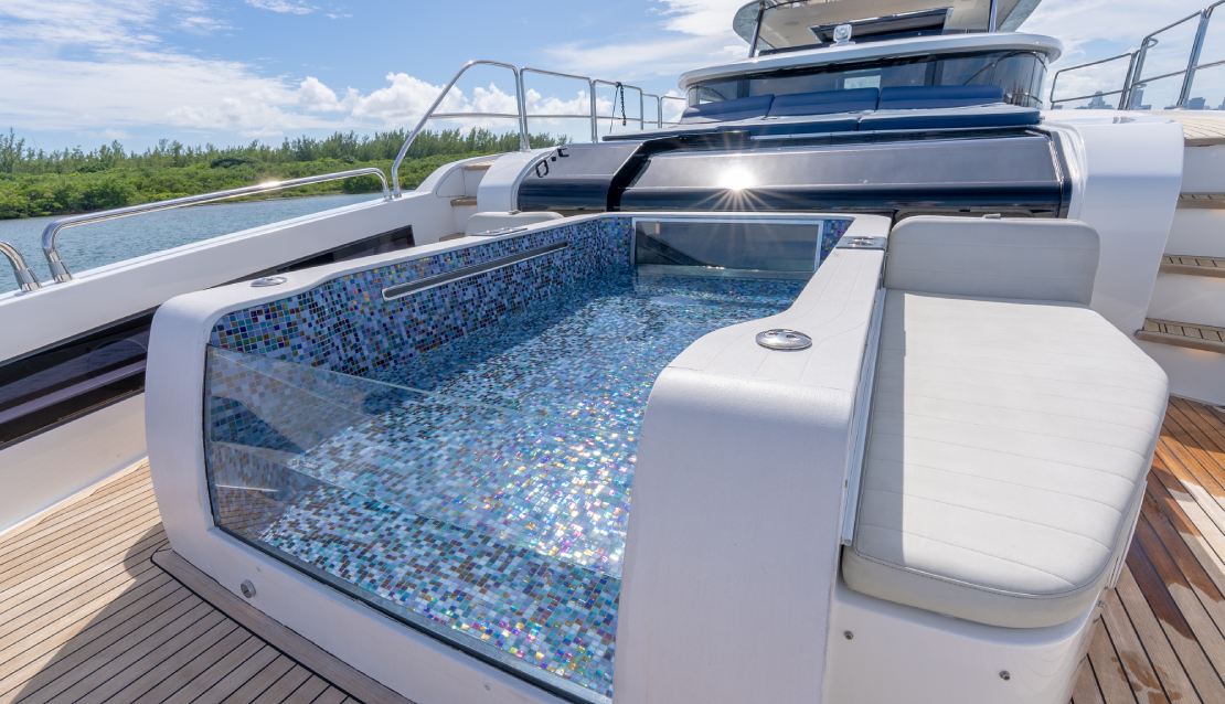 88 Sirena Flybridge - Miami yacht rental