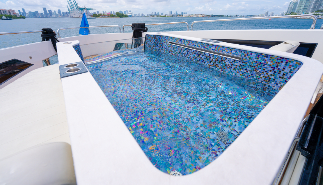 88 Sirena Flybridge - Miami yacht rental