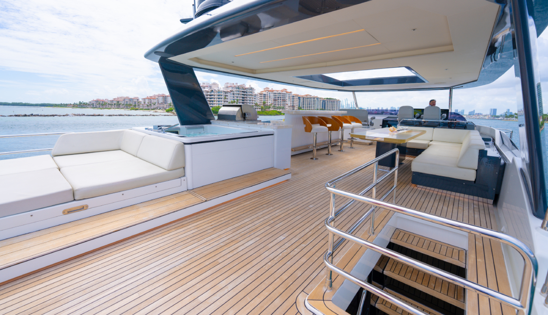 88 Sirena Flybridge - Miami yacht rental