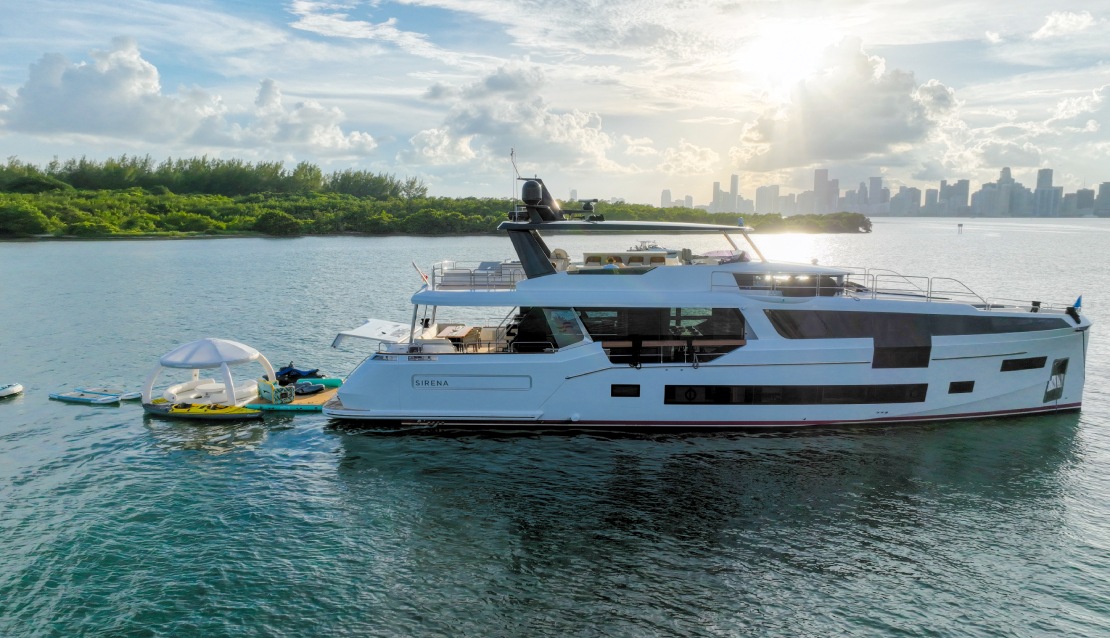 88 Sirena Flybridge - Miami yacht rental