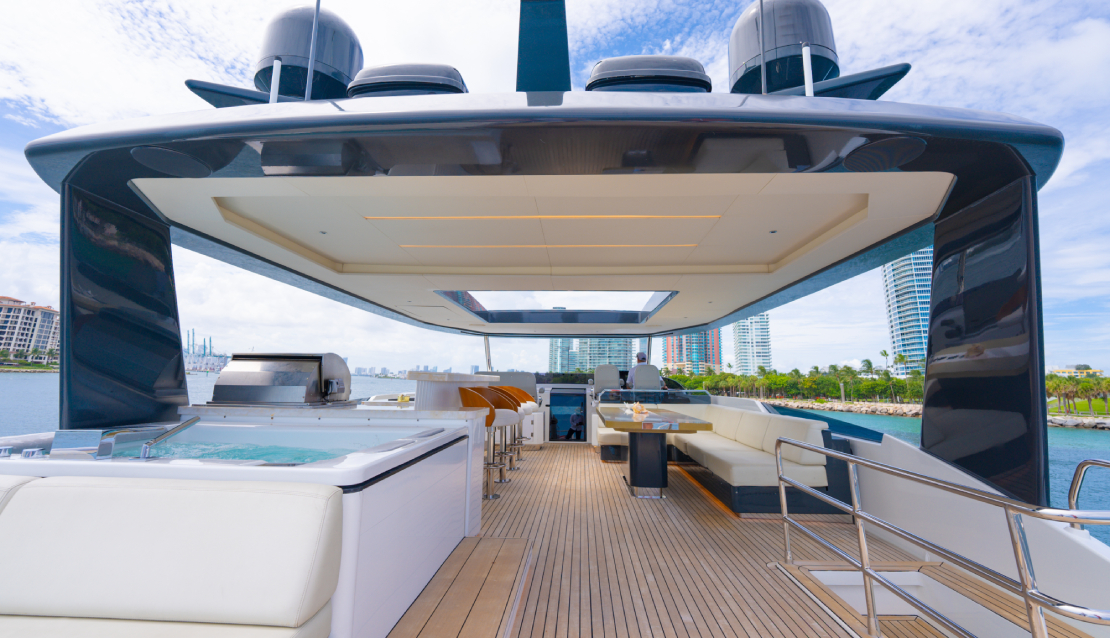 88 Sirena Flybridge - Miami yacht rental