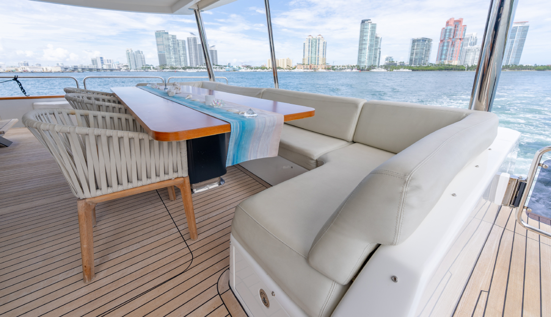 88 Sirena Flybridge - Miami yacht rental