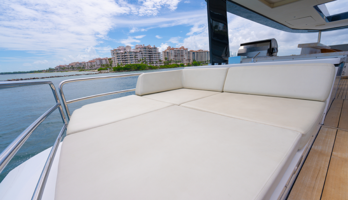 88 Sirena Flybridge - Miami yacht rental