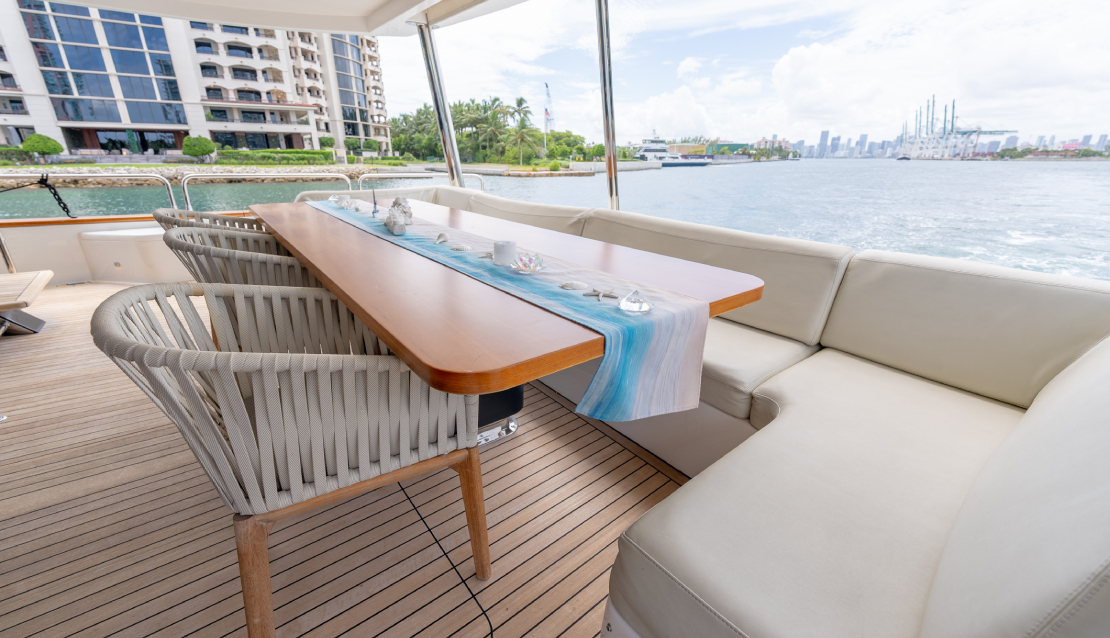 88 Sirena Flybridge - Miami yacht rental