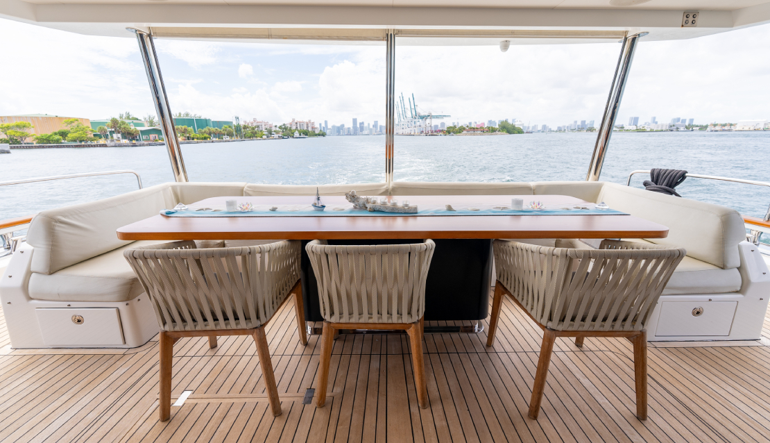 88 Sirena Flybridge - Miami yacht rental