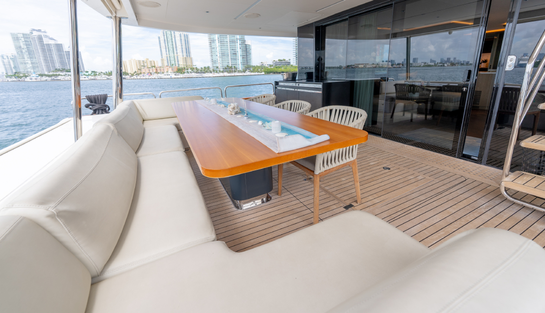 88 Sirena Flybridge - Miami yacht rental