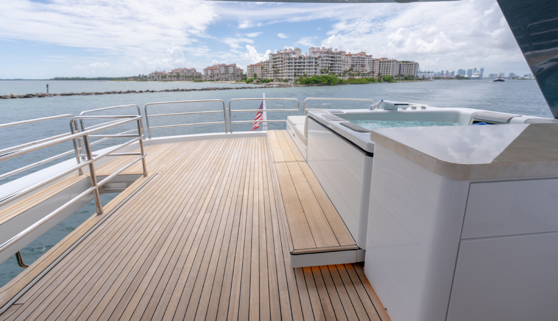 88 Sirena Flybridge - Miami yacht rental