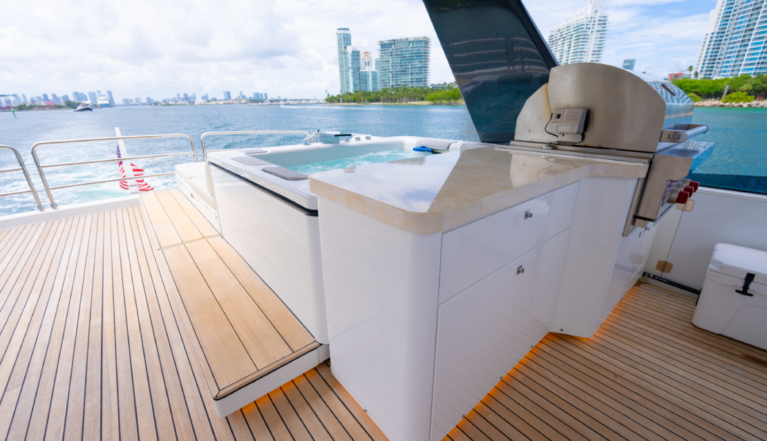 88 Sirena Flybridge - Miami yacht rental