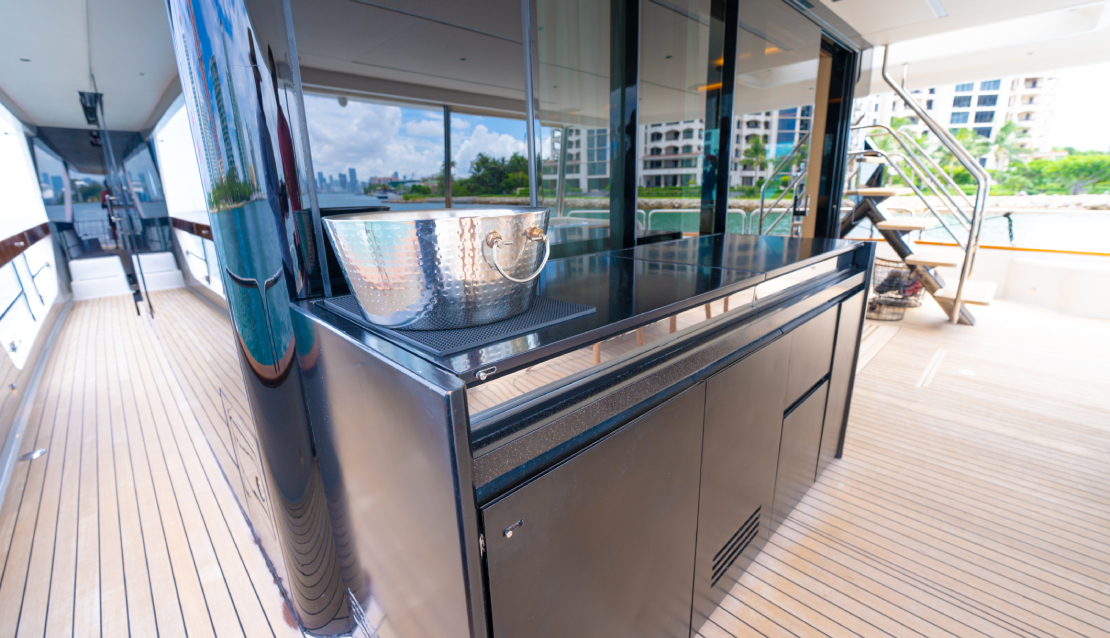 88 Sirena Flybridge - Miami yacht rental