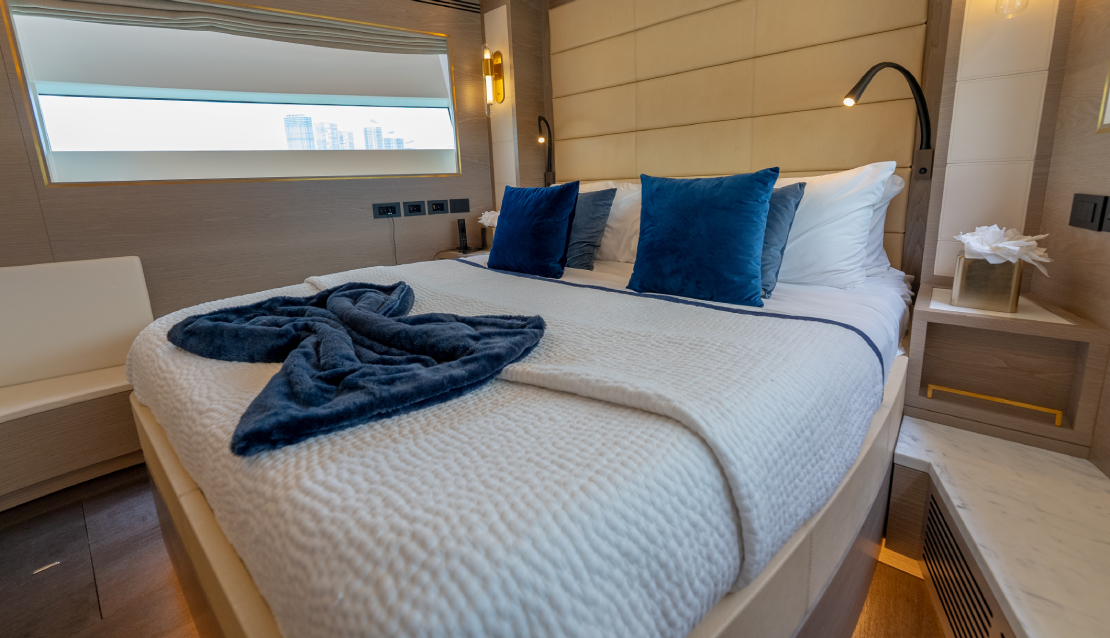 88 Sirena Flybridge - Miami yacht rental