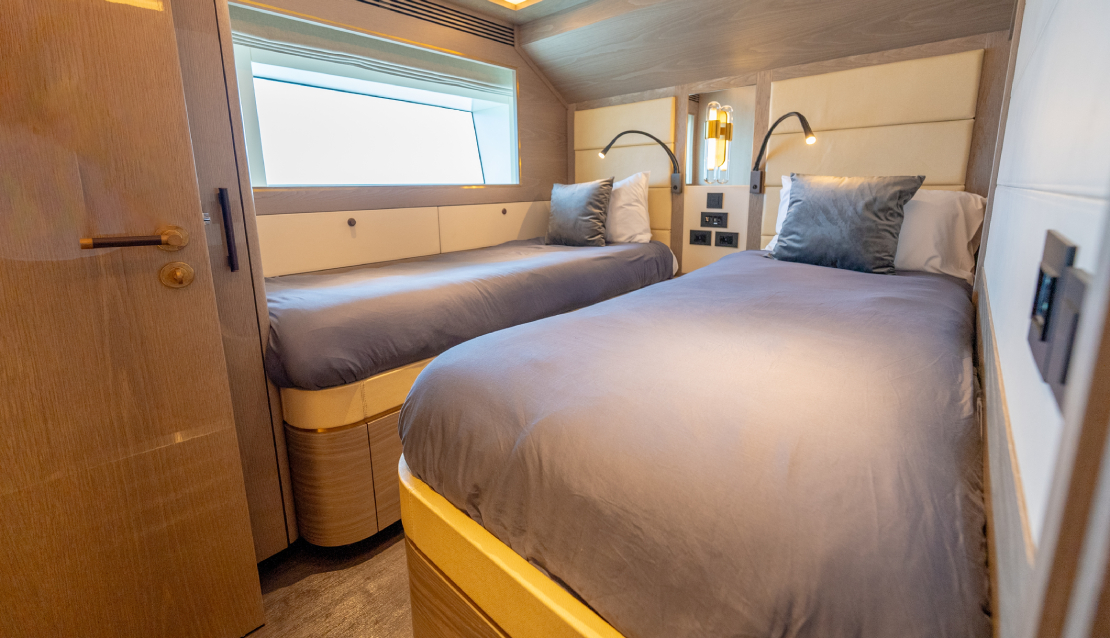 88 Sirena Flybridge - Miami yacht rental