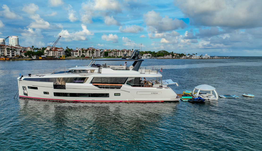 88 Sirena Flybridge - Miami yacht rental