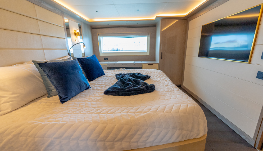 88 Sirena Flybridge - Miami yacht rental