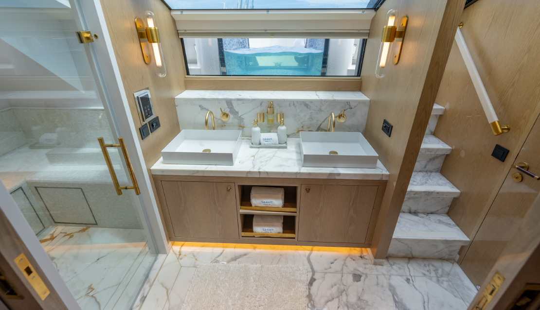 88 Sirena Flybridge - Miami yacht rental