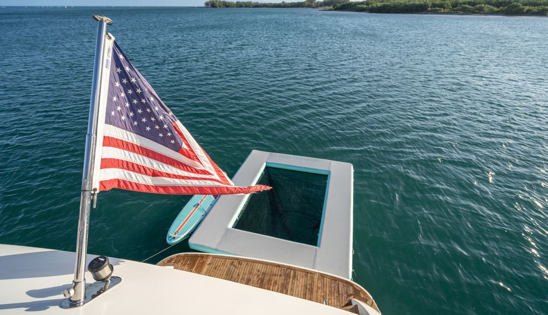 90 Azimut w/ Jacuzzi Slide & Pool - Miami yacht rental