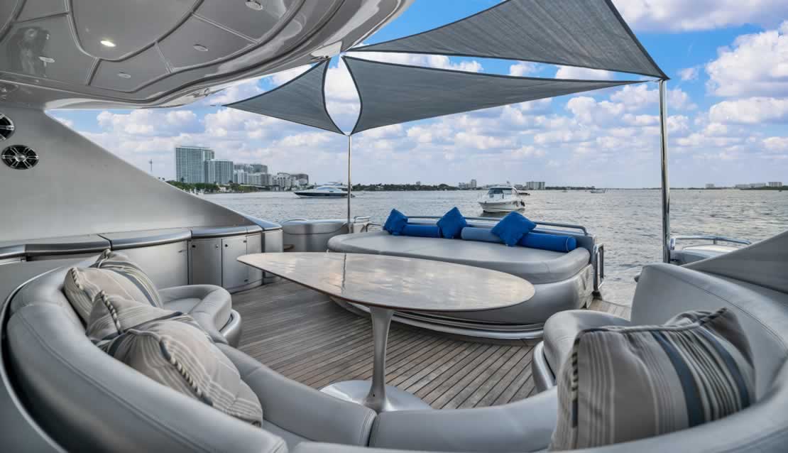 92 Pershing - Miami yacht rental
