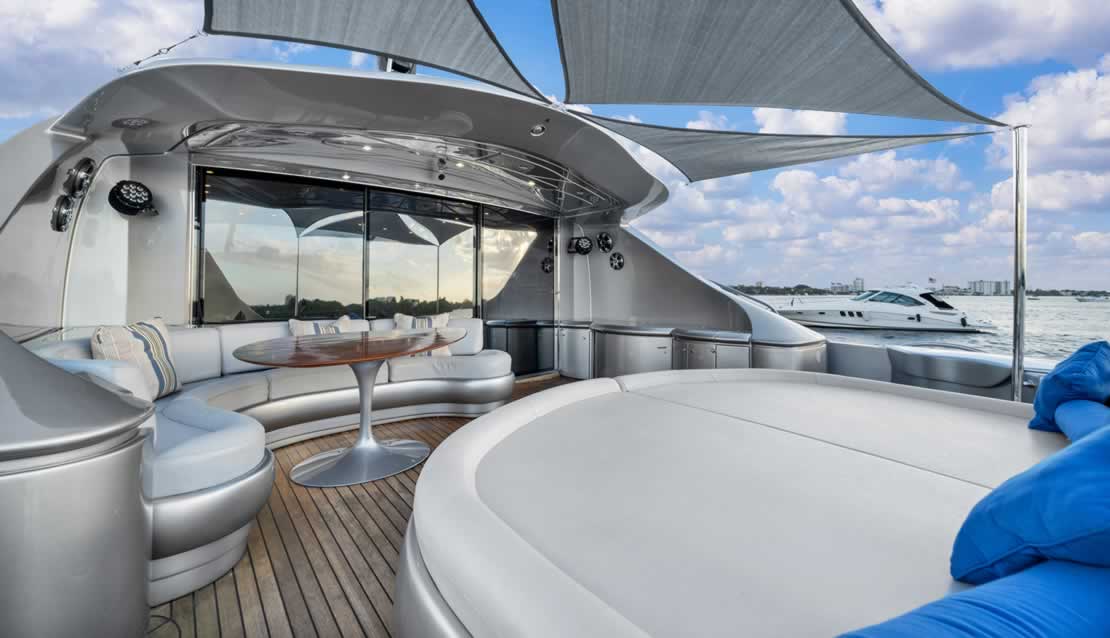 92 Pershing - Miami yacht rental