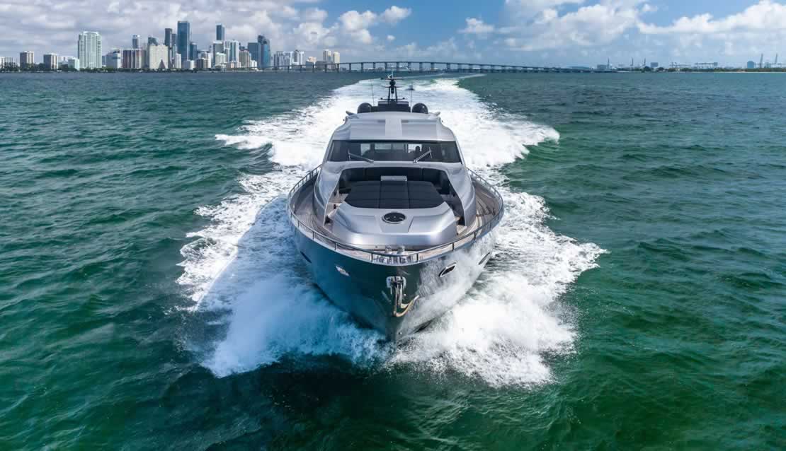 92 Pershing - Miami yacht rental