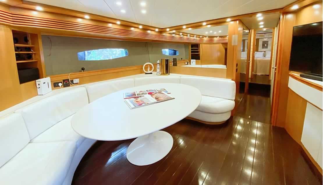92 Pershing - Miami yacht rental