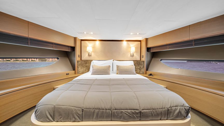 90 Princess - Miami yacht rental