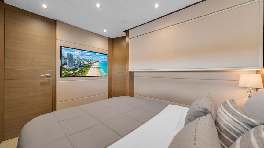 90 Princess - Miami yacht rental