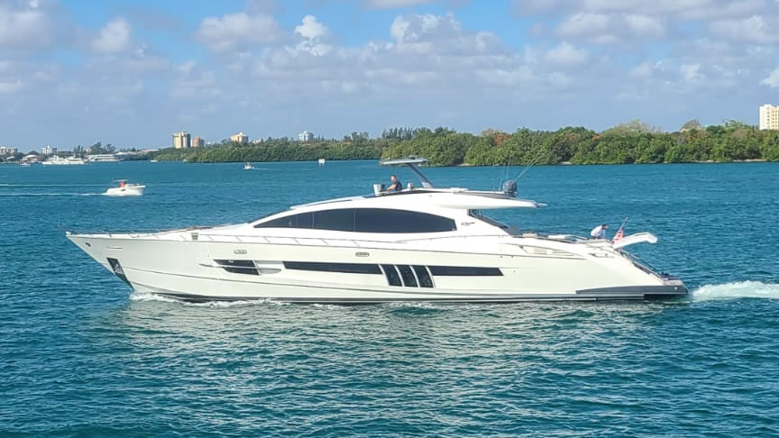 92 Lazzara Flybridge - Miami yacht rental