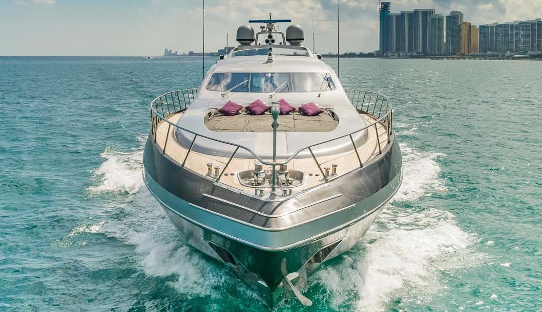 92 Mangusta - Miami yacht rental