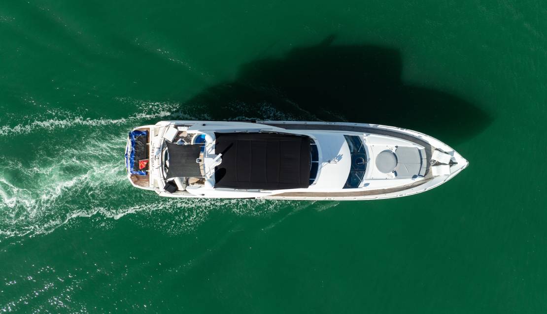 94 Sunseeker Jacuzzi - Miami yacht rental