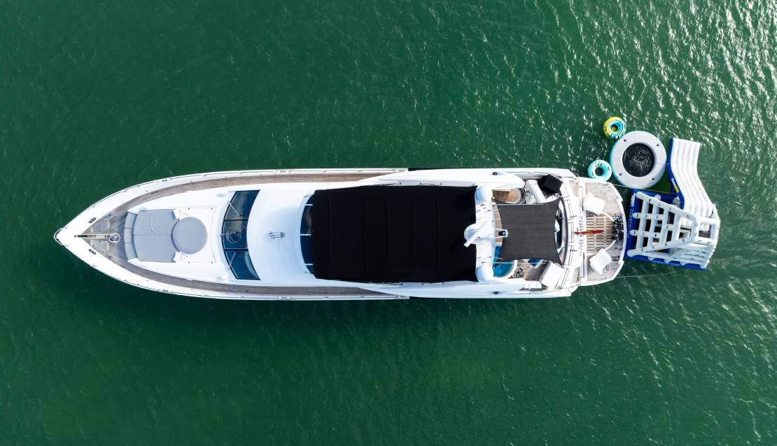 94 Sunseeker Jacuzzi - Miami yacht rental