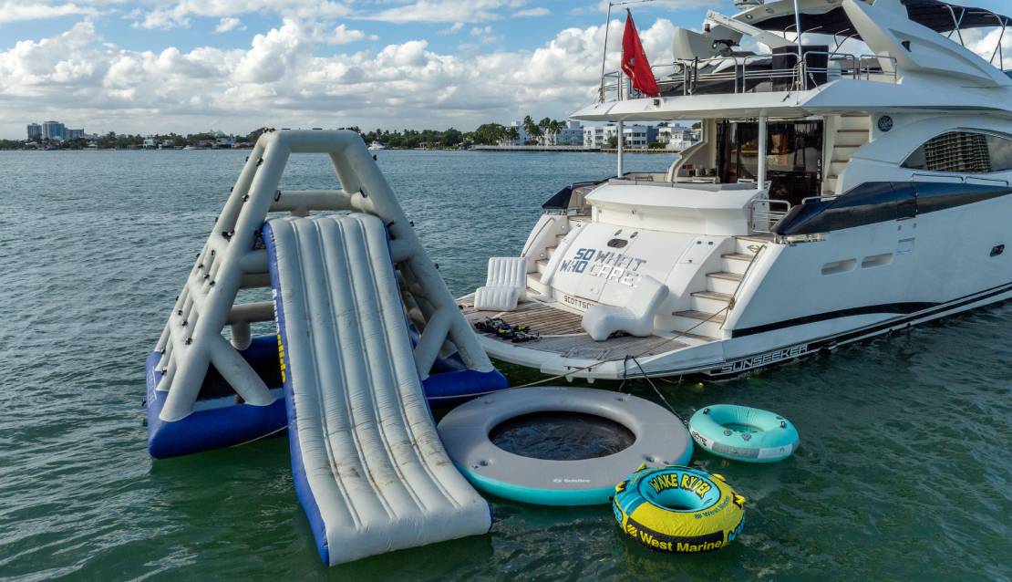 94 Sunseeker Jacuzzi - Miami yacht rental