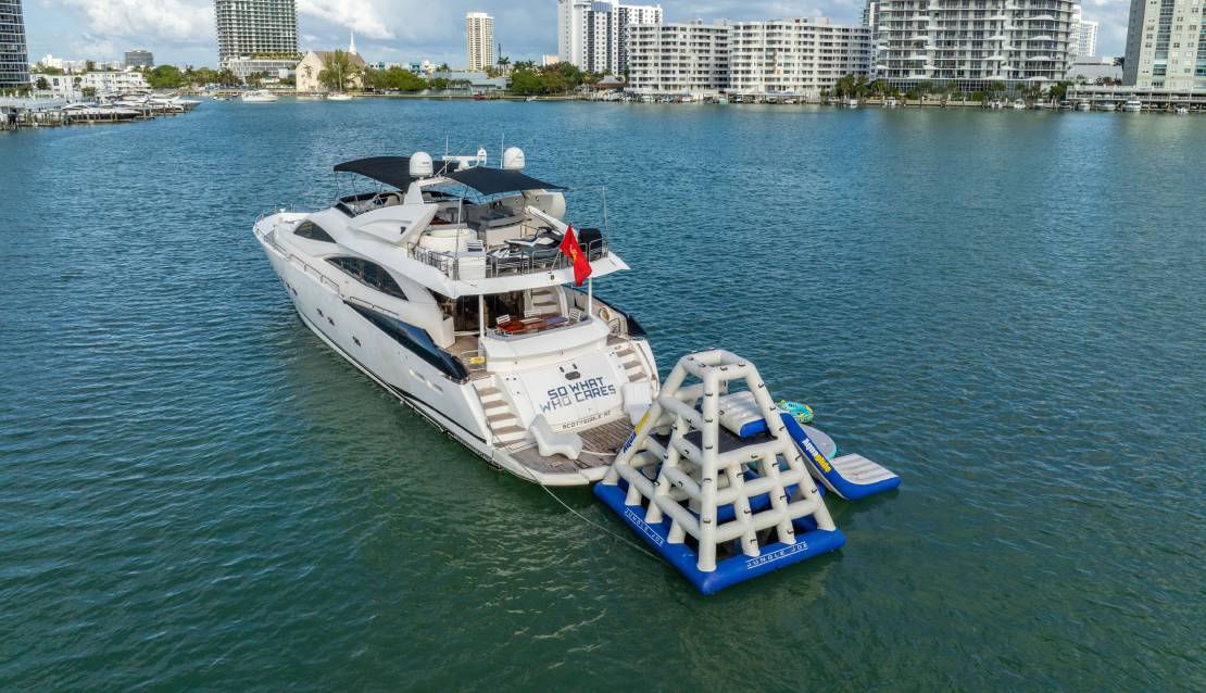 94 Sunseeker Jacuzzi - Miami yacht rental