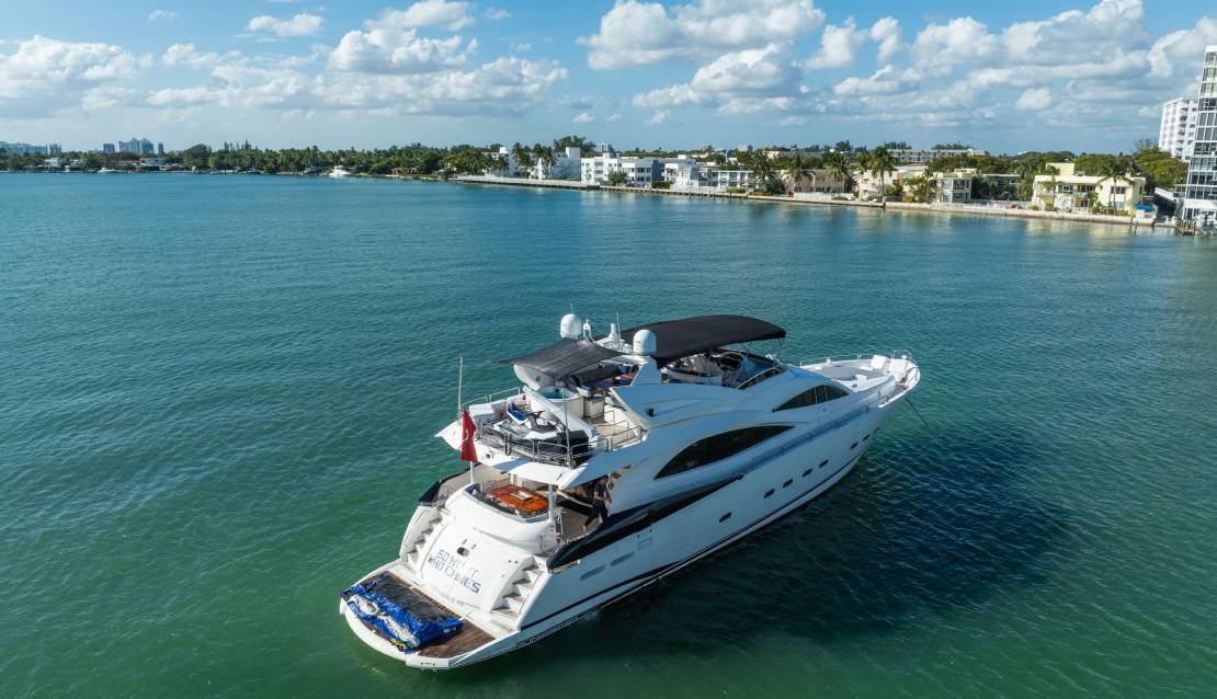 94 Sunseeker Jacuzzi - Miami yacht rental