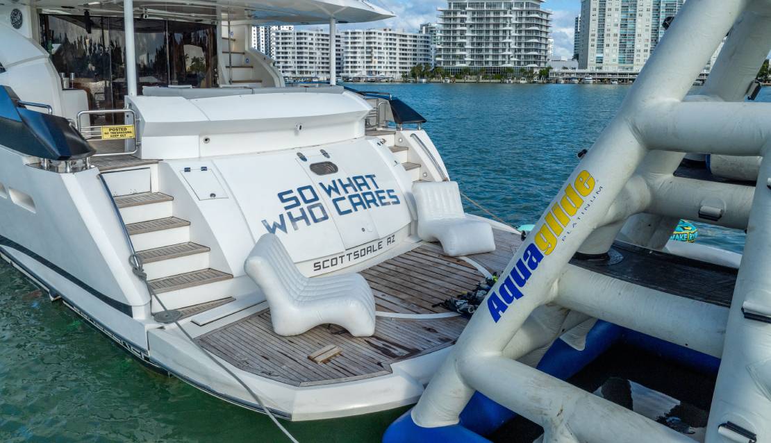 94 Sunseeker Jacuzzi - Miami yacht rental