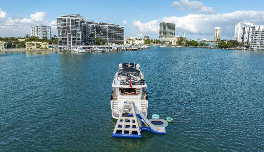 94 Sunseeker Jacuzzi - Miami yacht rental