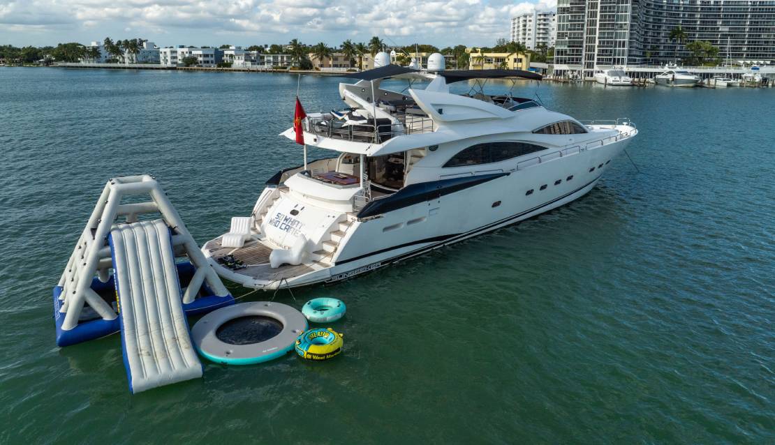 94 Sunseeker Jacuzzi - Miami yacht rental